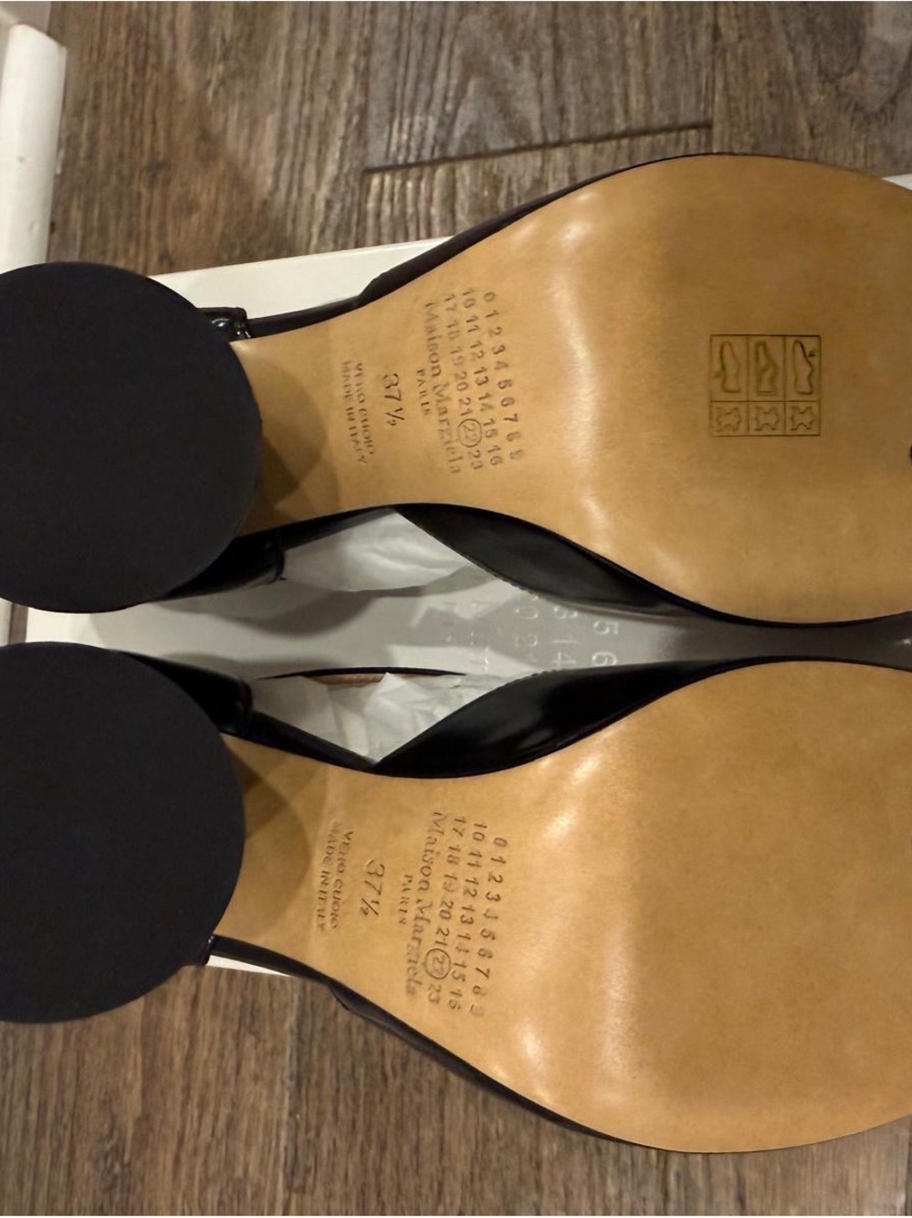 Maison Martin Margiela Black Split-Toe Cross-Strap Heels - Picture 7 of 10